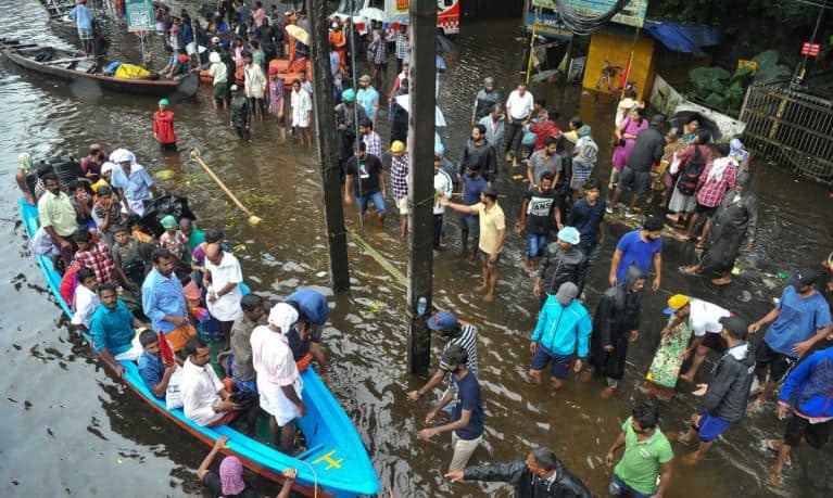 केरल और कर्नाटक में बाढ़: अब तक 363 की मौत, 14 में से 13 जिले बुरी तरह प्रभावित