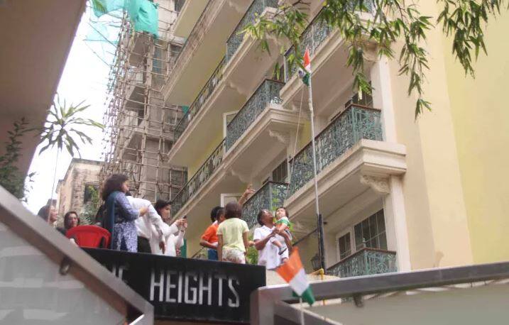 हाल ही में स्वतंत्रता दिवस के मौके तैमूर अली खान तिरंगा थामे नज़र आए थे. फोटो - इंस्टाग्राम 