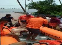 सामने आई एनडीआरएफ टीम की बहादुरी की मिसाल, गर्भवती महिला को बचा कर नाव में कराई डिलीवरी