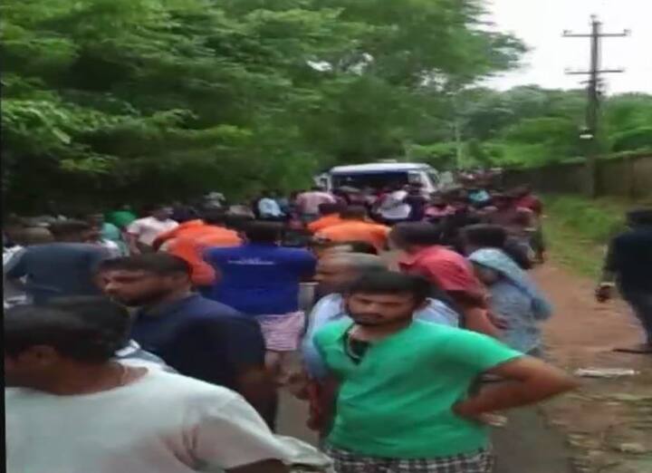 एनडीआरएफ की टीमों के अलावा सेना के तीनों अंगों के जवानों को भी फंसे लोगों को सुरक्षित जगहों पर ले जाने के काम में लगाया गया है.