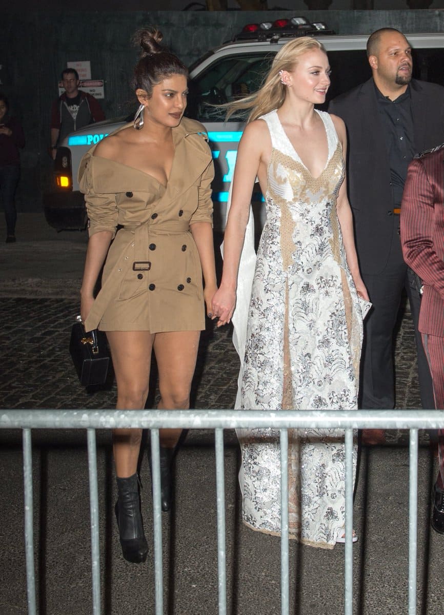 निक जोनास के साथ प्रियंका चोपड़ा की इंगेजमेंट पर देखिए उनकी होने वाली देवरानी ने क्या कहा है