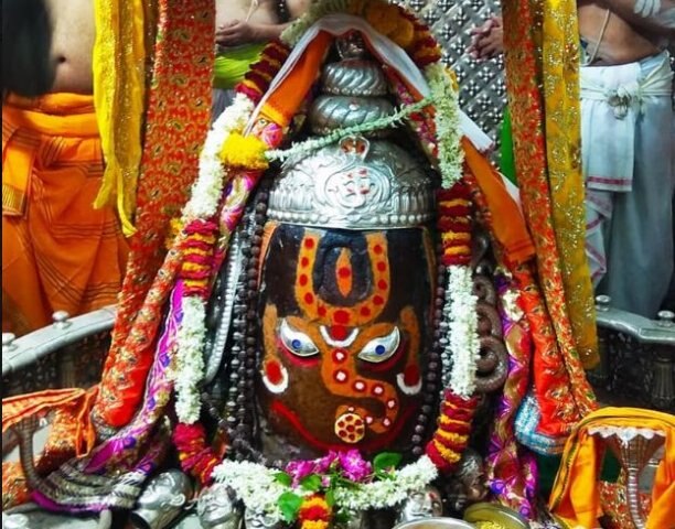 सावन का आखिरी सोमवार आज, शिवालयों में उमड़ी भक्तों की भीड़