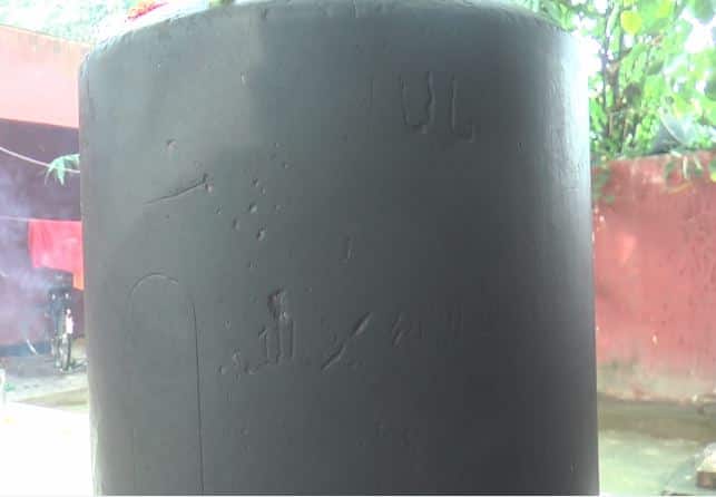 गोरखपुर: महमूद गजनवी ने इस शिवलिंग पर खुदवा दिया था कलमा, फिर भी कम नहीं हुई शिवभक्‍तों की आस्‍था