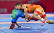 एशियन गेम्स: विनेश फोगाट ने दिया देश को गर्व करने का मौका, बनी पहली महिला रेसलर खिलाड़ी