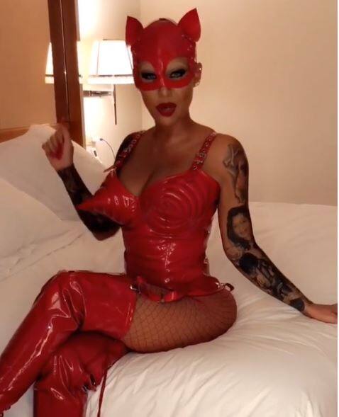 ये तस्वीर एंबर ने अपने इंस्टा पर पोस्ट किया है.