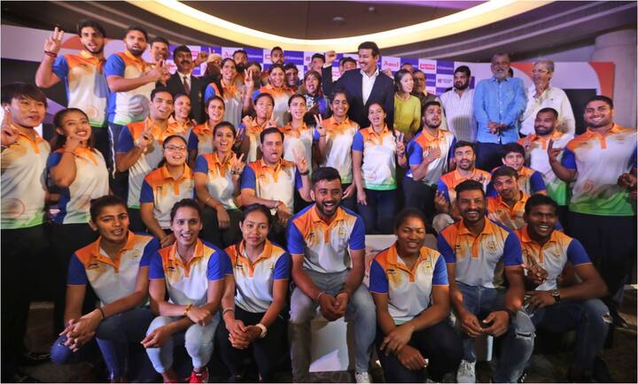  इंडोनेशिया में खेले जा रहे 18वें एशियन गेम्स में भारत का प्रदर्शन अबतक काफी अच्छा रहा है. तीसरे दिन के खेल में अबतक भारत के हिस्से में एक गोल्ड, एक सिल्वर और एक ब्रॉन्ज मेडल आ चुका है. भारत की झोली में तीन गोल्ड, तीन सिल्वर दो ब्रॉन्ज मेडल को मिलाकर 8 मेडल आ चुके हैं. इसके साथ ही अंक तालिका में भारत अब 8वें पायदान से एक कदम ऊपर 7वें पायदान पर आ गया है. फोटो - एपी