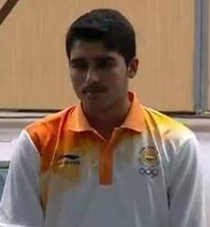 सौरभ चौधरी - भारत को 18वें एशियाई खेलों में मंगलवार को यहां पुरुषों की 10 मीटर एयर पिस्टल निशानेबाजी स्पर्धा में स्वर्ण पदक हासिल हुआ। भारत के 16 वर्षीय निशानेबाज सौरभ चौधरी ने पदार्पण करने के साथ ही स्वर्ण पदक पर कब्जा जमाया। तीसरे दिन भारत का पहला और अब तक कुल तीसरा स्वर्ण पदक है. सौरभ ने एशियाई खेलों में इस स्पर्धा का रिकॉर्ड तोड़ते हुए कुल 240.7 अंक हासिल किए और सोना जीता।