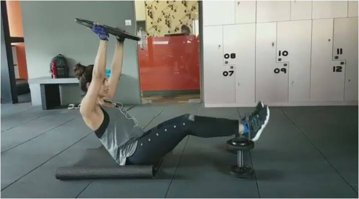 एक्ट्रेस मलाइका अरोड़ा रील लाइफ से लेकर रियल लाइफ तक काफी फेमस हैं. हाल ही में उन्होंने सलमान खान के भाई अरबाज खान के साथ शादी के रिश्ते को तोड़कर अलग होने का फैसला लिया है. इन दिनों मलाइका मुंबई में अकेली रहती हैं. फोटो - इंस्टाग्राम 