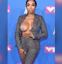 अवॉर्ड फंक्शन में इस एक्ट्रेस ने अपनी बोल्डनेस से उड़ाए सबके होश