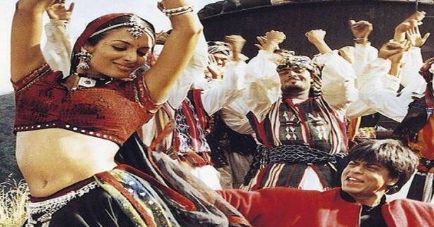 साल 1998 में आई पहली फिल्म 'दिल से' में मलाइका ने 'छैया-छैया' सॉन्ग में आइटम नंबर लगाया था जिसे दर्शकों के बीच बुहत पसंद किया गया था. तस्वीर: यूट्यूब 