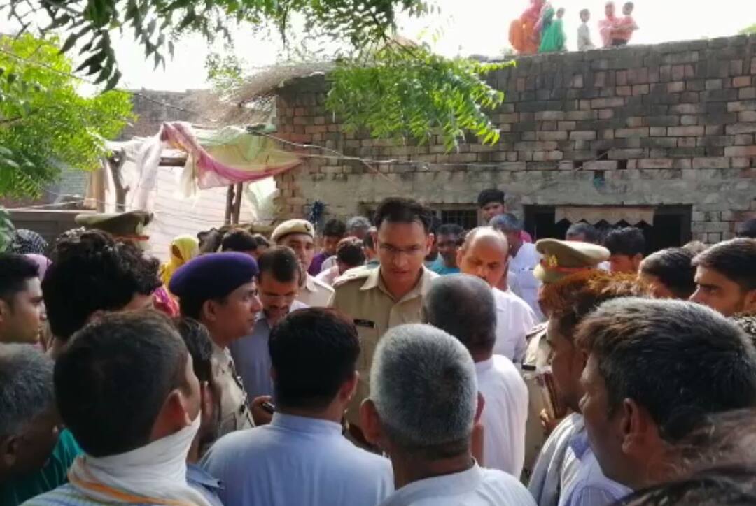 शामली: नकली शराब पीने से पांच लोगों की मौत, पांच पुलिसकर्मी निलंबित five dead after consuming spurious liquor in Shamli शामली: नकली शराब पीने से पांच लोगों की मौत, पांच पुलिसकर्मी निलंबित