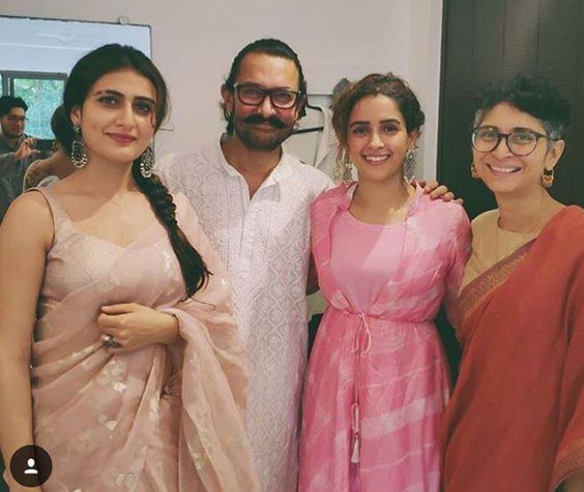 Aamir Khan and Shahrukh Khan Eid celebration Photos and Videos आमिर खान ने 'दंगल गर्ल्स' के साथ तो शाहरुख ने बेटे अबराम के साथ मनाई ईद, ये है PHOTO और VIDEO