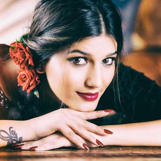 सभी तस्वीरें इंस्टाग्राम से ली गई हैं.