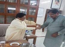 Viral Pictures: मायावती ने अभय चौटाला को बांधी राखी, सूबे की सियासत में हलचल बढ़ी