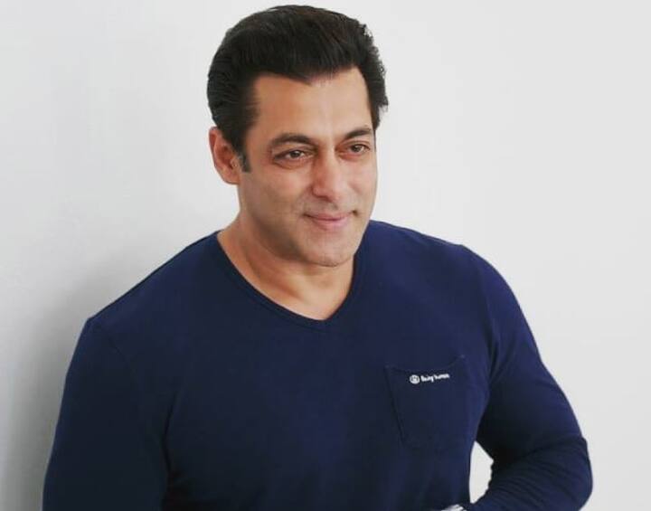बॉलीवुड के खिलाड़ी अक्षय कुमार के बाद अभिनेता सलमान खान इस सूची में नौंवे स्थान पर हैं और उनकी कमाई 3.85 करोड़ डॉलर है. 