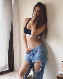 केएल राहुल के साथ डेट की चर्चा के बीच निधि अग्रवाल की आईं HOT तस्वीरें