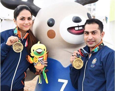 भारत की निशानेबाज अपूर्वी चंदेला और रवि कुमार ने रविवार को 10 मीटर एयर राइफल मिश्रित टीम स्पर्धा के फाइनल में कांस्य पदक जीता. इंडोनेशिया में जारी 18वें एशियाई खेलों के पहले दिन मेडल भारत की झोली में गिरा पहला पदक है.