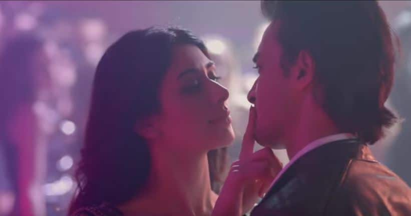 SONG: वरीना हुसैन संग जबरदस्त रोमांस करते दिखे आयुष शर्मा, रिलीज हुआ 'अंख लड़ जावे' Loveratri's Akh Lad Jaave song has been released, salman khan SONG: वरीना हुसैन संग जबरदस्त रोमांस करते दिखे आयुष शर्मा, रिलीज हुआ 'अंख लड़ जावे'