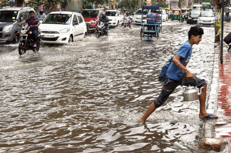 केरल के बाद अब उत्तर भारत बारिश से परेशान, एमपी, राजस्थान समेत यूपी बेहाल kerala weather update, delhi weather forecast केरल के बाद अब उत्तर भारत बारिश से परेशान, एमपी, राजस्थान समेत यूपी बेहाल