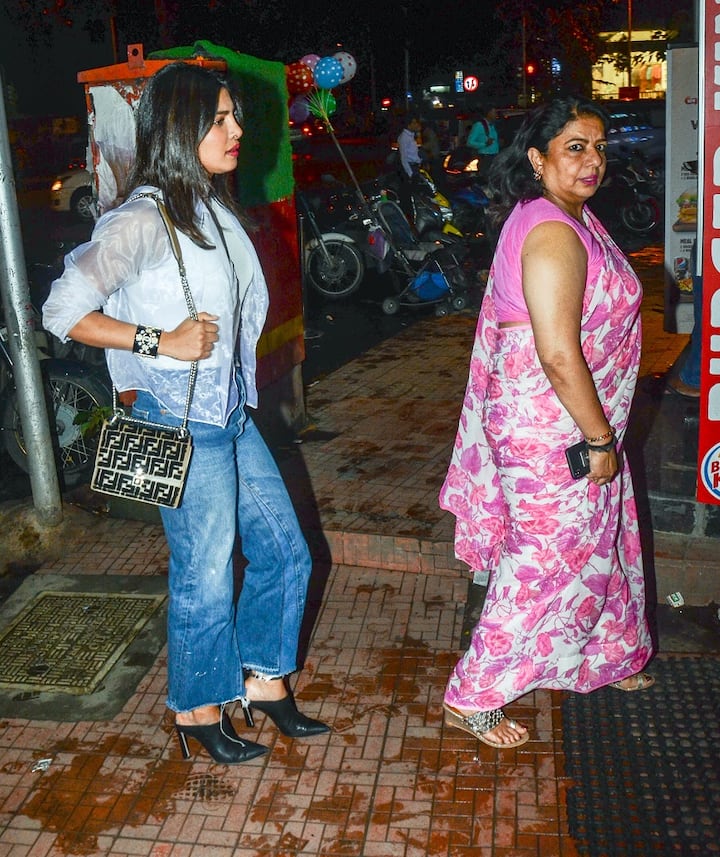 पापा को याद करते हुए प्रियंका ने सओशल मीडिया पर पोस्ट करते हुए लिखा, ‘हैप्पी बर्थडे पापा’, आप बहुत याद आते हो और हमेशा आओगे. (तस्वीर: मानव मंगलानी)