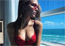 डेनमार्क की इस मॉडल ने बिकिनी से बढ़ाया सोशल मीडिया का तापमान, देखें तस्वीरें