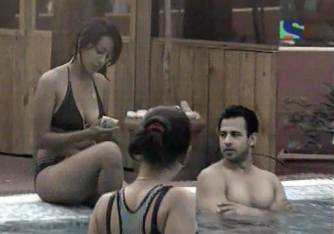 Bigg Boss: जानिए- अपने पहले सीजन से ही क्यों बन गया था देश का सबसे विवादित रिएलिटी शो?