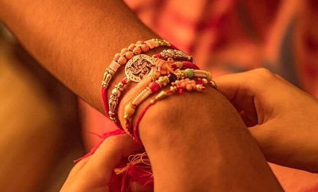 मिथुन राशि वाले लोगों को क्रोध से नुकसान होगा इसलिए रिश्तेदार भी खफा हो सकते हैं. इस खास दिन पर उधार देने से बचें, किसी को गलत सलाह ना दें और गोमाता की सेवा भी करें. तस्वीर: गूगल फ्री इमेज