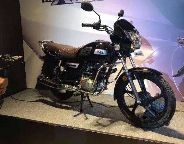 टीवीएस रेडॉन का पहला सेगमेंट में यूएसबी चार्जिंग पोर्ट, साइड इंडिकेटर और पहली बार सिंक्रोनाइज्ड ब्रेकिंग तकनीक दी गई है. साथ ही 110 सीसी सेगमेंट में ब्रेकिंग कंट्रोल फीचर भी दिया गया है.   