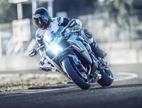 कावासाकी ने भारत में लॉन्च किए 2019 Ninja H2 के नए वेरिएंट कावासाकी ने भारत में लॉन्च किए 2019 Ninja H2 के नए वेरिएंट
