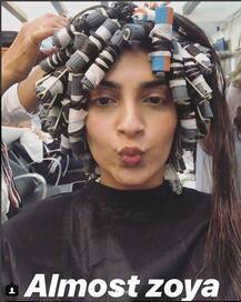 The Zoya Factor: मेकओवर के बाद सैलून से नया LOOK छुपाते हुए निकलीं सोनम कपूर