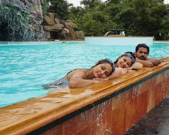 इस शो में हिना खान और शिल्पा शिंदे के बीच जबरदस्त कॉम्पिटिशन देखने को मिला था, लेकिन अंत में बाजी शिल्पा मार ले गईं और विजेता बनीं.