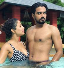 ब्वॉयफ्रेंड रॉकी के साथ हिना खान स्वीमिंग पूल में बिखेर रही हैं हॉटनेस के जलवे