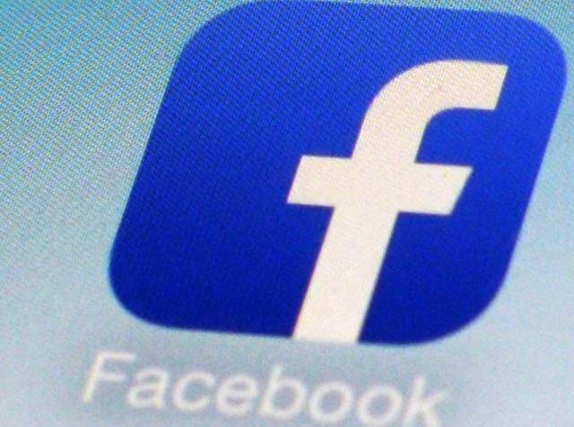Facebook is warning 4 million users that another app may have mishandled their data लोगों का डेटा चुराने वाले एप को फेसबुक ने किया बैन
