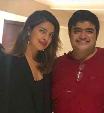 अभिनेत्री प्रियंका चोपड़ा काम के साथ अपने परिवार को बहुत महत्व देती हैं. भाई सिद्धार्थ चोपड़ा के साथ उनका रिश्ता खास है. वे उन्हें बेबी ब्रदर के नाम से बुलाती है. सिद्धार्थ ने स्विटजरलैंड से शेफ की ट्रेनिंग ली है. फोटो- इंस्टाग्राम