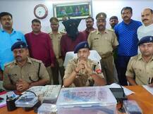 पूर्व सपा विधायक का ब्‍लॉक प्रमुख बेटा कारबाइन के साथ गिरफ्तार, फायरिंग का है आरोपी