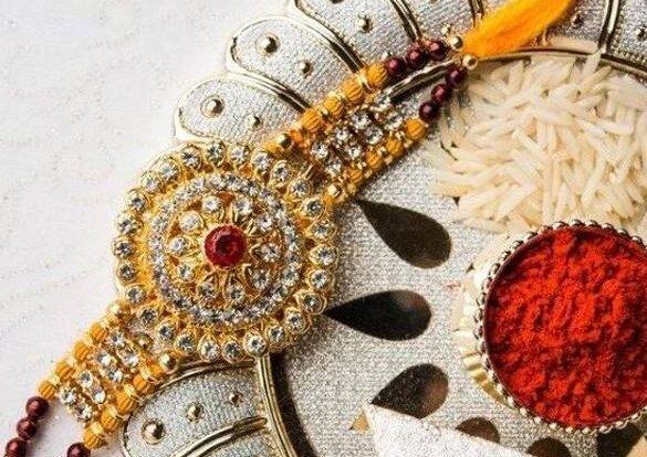  इस शुभ दिन पर राहुकाल का भी प्रभाव रहने वाला है और इसमें आप भाइयों को राखी नहीं बांध सकती हैं. बता दें कि यह काल सुबह 09:19 से 10:47 बजे तक रहेगा. तस्वीर: गूगल फ्री इमेज