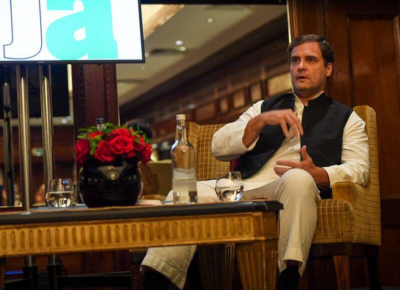 लंदन: डोकलाम पर राहुल के निशाने पर पीएम मोदी, कहा- जब कोई तमाचा लगाता तब आप बिना एजेंडा बात करते हैं Rahul Gandhi in london, says Chinese troops still present in Doklam लंदन: डोकलाम पर राहुल के निशाने पर पीएम मोदी, कहा- जब कोई तमाचा लगाता तब आप बिना एजेंडा बात करते हैं