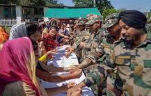 देश मना रहा है रक्षाबंधन का त्योहार, ABP न्यूज पर भेजें अपनी राखी की सेल्फी