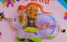 राजनीतिक रंग में रंगी राखियां, बाजार में \'मोदी\' और \'स्वच्छ भारत\' राखियों की धूम