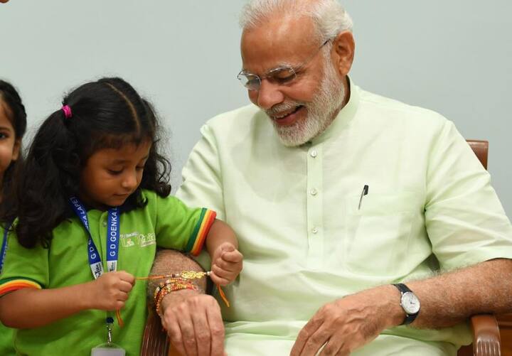  बता दें कि इन खूबसूरत तस्वीरों को प्रेस इनफार्मेशन ब्यूरो ने अपने ऑफिशियल ट्विटर हैंडल पर शेयर किया है. फोटो - पीआईबी