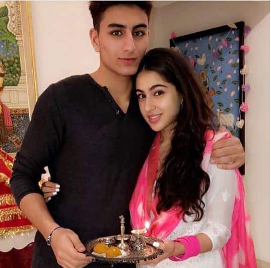 आपको बता दें कि सारा अली खान और इब्राहिम सैफ और अमृता सिंह के बच्चे हैं. (तस्वीर: इंस्टाग्राम)