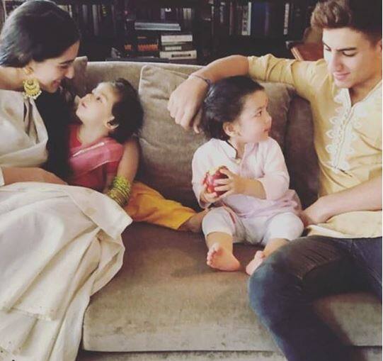 सारा अली खान सोहा अली खान की बेटी इनाया के साथ और इब्राहिम तैमूर के साथ. (तस्वीर: इंस्टाग्राम)