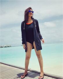 छुट्टियां बिताने मालदीव पहुंची एक्ट्रेस परिणीति चोपड़ा, देखें तस्वीरें