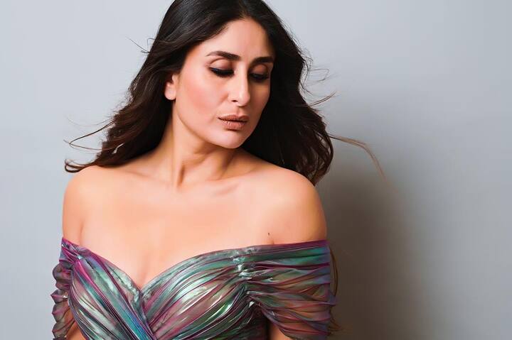 A scorching Kareena Kapoor sets Lakme Fashion Week 2018 ramp on fire, watch Video and pics VIDEO: रैंप पर अदाएं दिखाने के बाद बोलीं करीना कपूर- 4 साल की उम्र में किया था पहली बार मेकअप