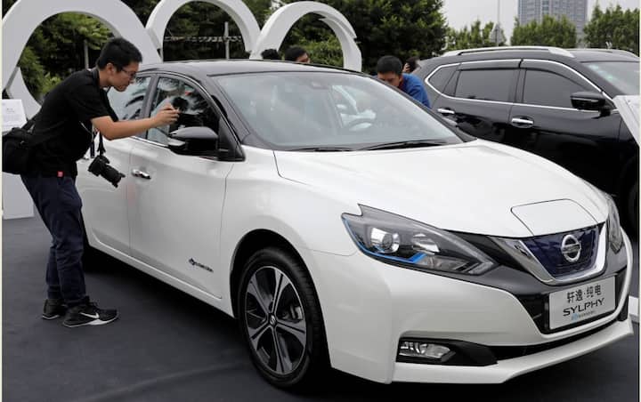 चीनी सरकार चाहती है कि 2020 तक इलेक्ट्रिक और गैसोलीन कारों की बिक्री बढ़कर 20 लाख हो जाए जो कि 2017 में सात लाख 70 हजार रही थी.