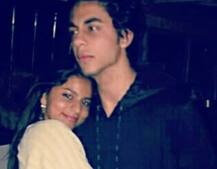 भाई आर्यन पर प्यार लुटाती नज़र आईं शाहरुख की लाडली सुहाना, तस्वीर हो रही है वायरल