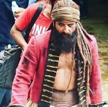 \'सेक्रेड गेम्स\' के बाद अब \'हंटर\' की शूटिंग में बिजी हैं सैफ, सेट से लीक हुआ उनका ये लुक