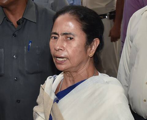 पश्चिम बंगाल: ममता बोलीं- हत्या की राजनीति का सहारा ले रही है बीजेपी पश्चिम बंगाल: ममता बोलीं- हत्या की राजनीति का सहारा ले रही है बीजेपी