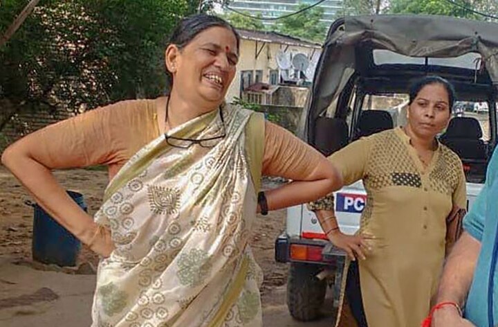 Sudha Bharadwaj Not To Be Taken to pune till 30 august, delhi Hc order भीमा कोरेगांव हिंसा: गिरफ्तार प्रोफेसर सुधा भारद्वाज की रिमांड पर पुलिस को झटका, HC का आदेश- 30 अगस्त तक दिल्ली में ही रखें