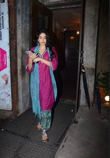 ट्रेडिशनल अवतार में नज़र आईं जाह्नवी, देखें तस्वीरें